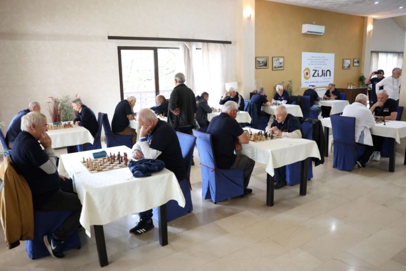 Istmedia：Najbolji šahisti Srbije na Borskom jezeru 