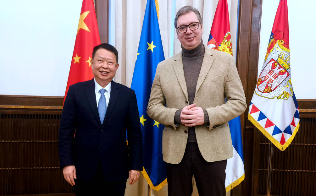 Vučić, président de la Serbie, rencontre Chen Jinghe, président de Zijin