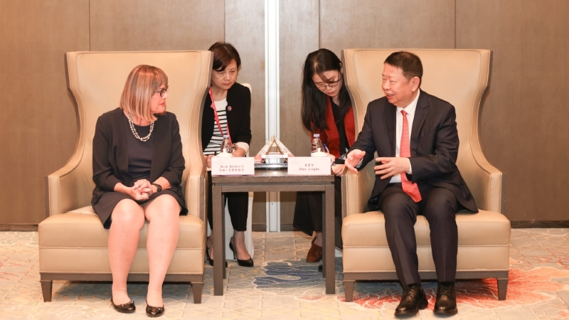 Maja Gojković, vice-Première ministre de Serbie, rencontre Chen Jinghe, président de Zijin Mining