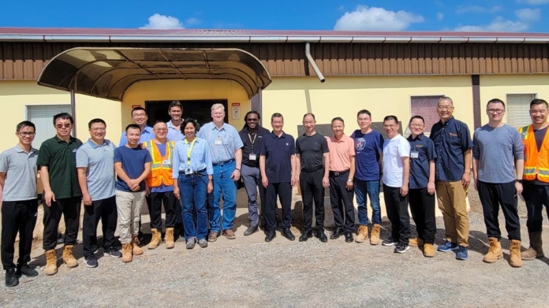 Le président de Zijin Mining visite la mine d'or de Rosebel au Suriname