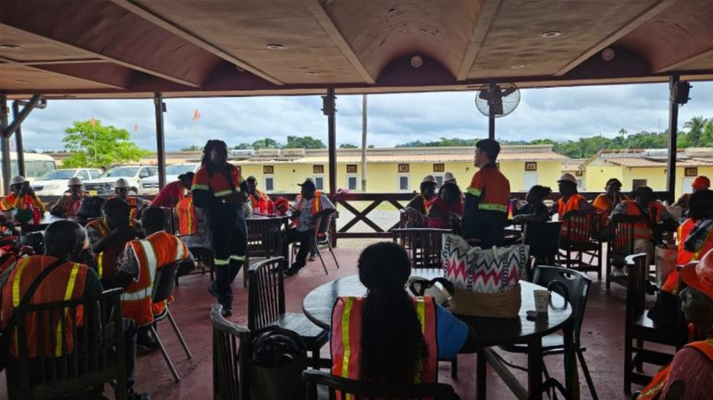 Les autorités traditionnelles visitent Rosebel Gold Mines N.V. – Renforcer les liens communautaires et les futures collaborations