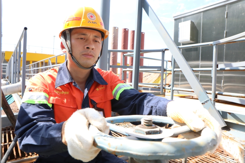 Le technicien de Zijin, Hua Jianbin, a été nommé Travailleur modèle national chinois
